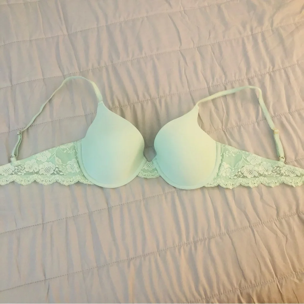 Victoria’s Secret | Pastel Green w/ Lace Bra - Picture 11 of 11
